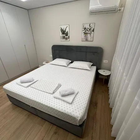 Cozy 2 Bedroom Getaway * Tirana