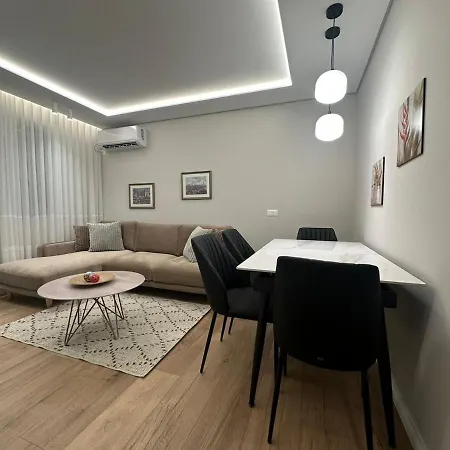 Cozy 2 Bedroom Getaway * Tirana